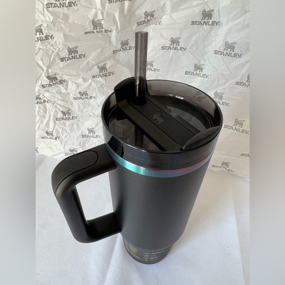 STANLEY The Black Chroma Quencher H2.0 FlowState Tumbler 30 oz - Picture 6 of 13